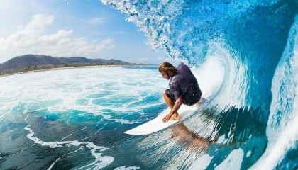 华体会官方|欧冠风暴下的教练更迭，马雷斯卡阿莫林离职，阿隆索站在十字路口