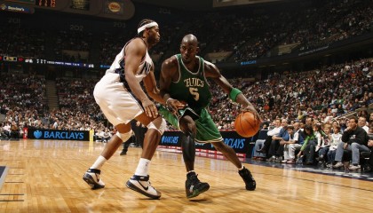 华体会网站|欧冠前瞻，卡拉巴赫主场迎战法兰克福 独家战术内幕与防守博弈揭秘