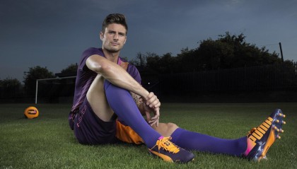 华体会官方_球场百变星君！全能战士成战术最优解，埃尔马斯发梗图幽默自嘲补丁人生