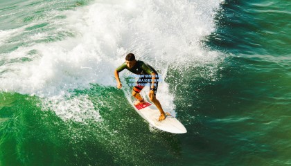 华体会官网-防线崩溃成常态！湖人记者复盘失利直指防守延续性顽疾