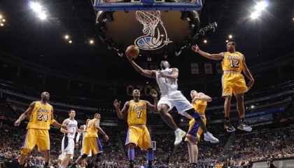 华体会网站|贡萨洛帽子戏法引爆伯纳乌，罗德里戈助攻双响，皇马5-1横扫贝蒂斯迎新年开门红